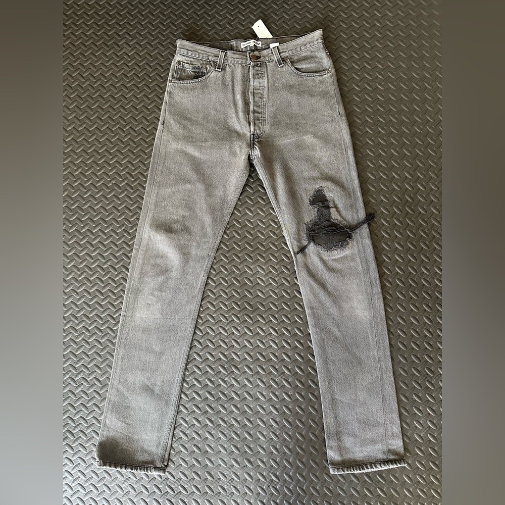 New Mens Levis Jeans Re/done Mens Jeans Gray Wash sz 30 with leather patch